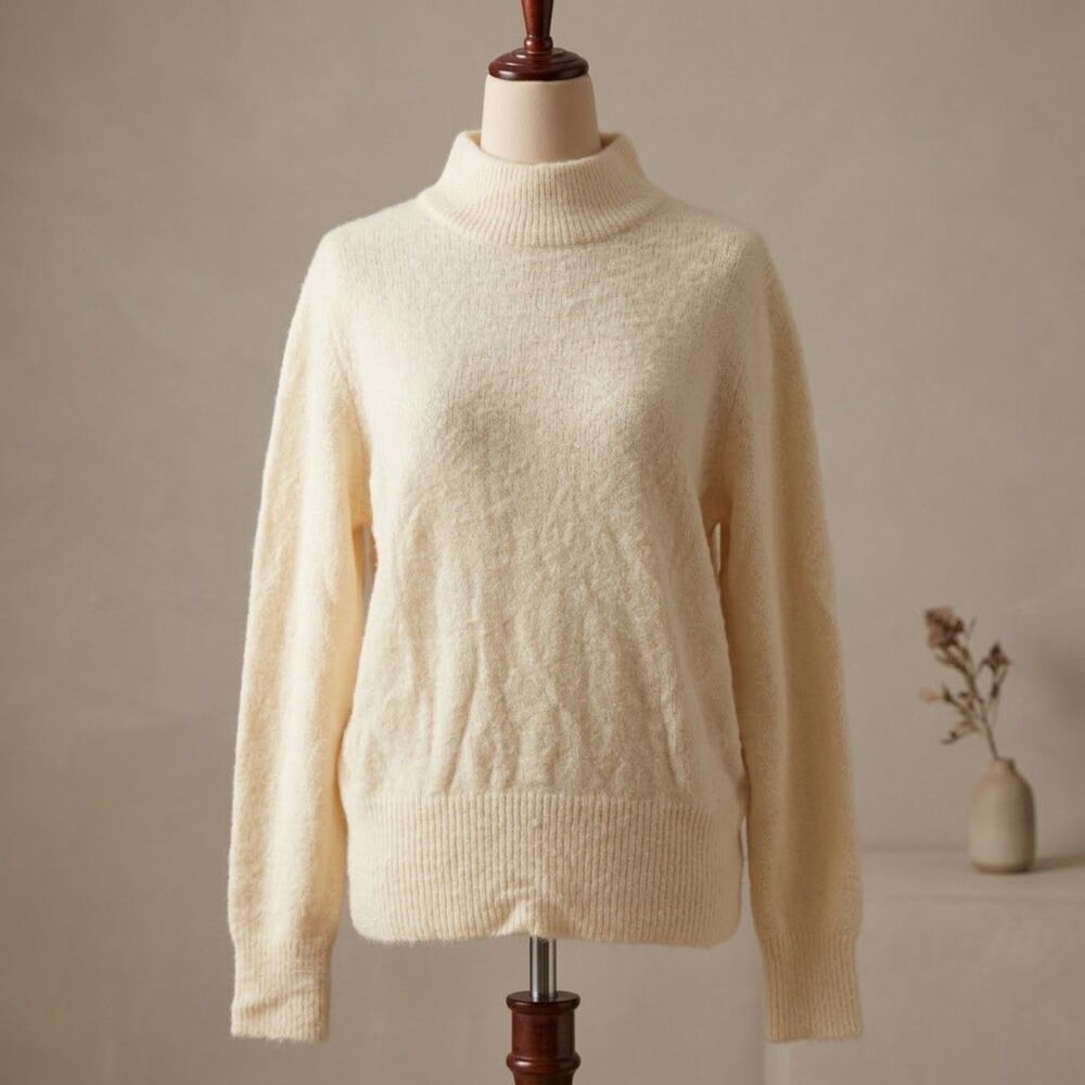 Who What Wear Fuzzy Cream Mock Neck Knit Sweater Women's Size Small